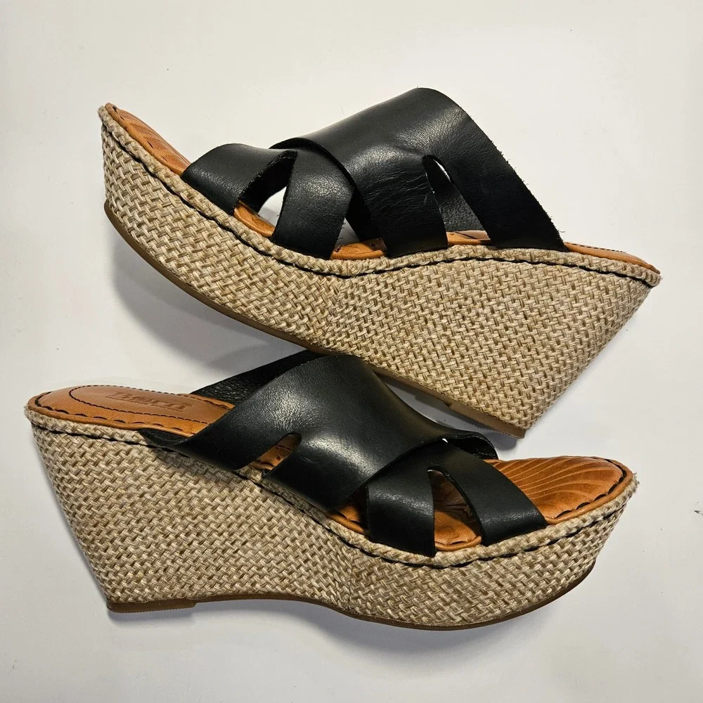 Born leather wedge